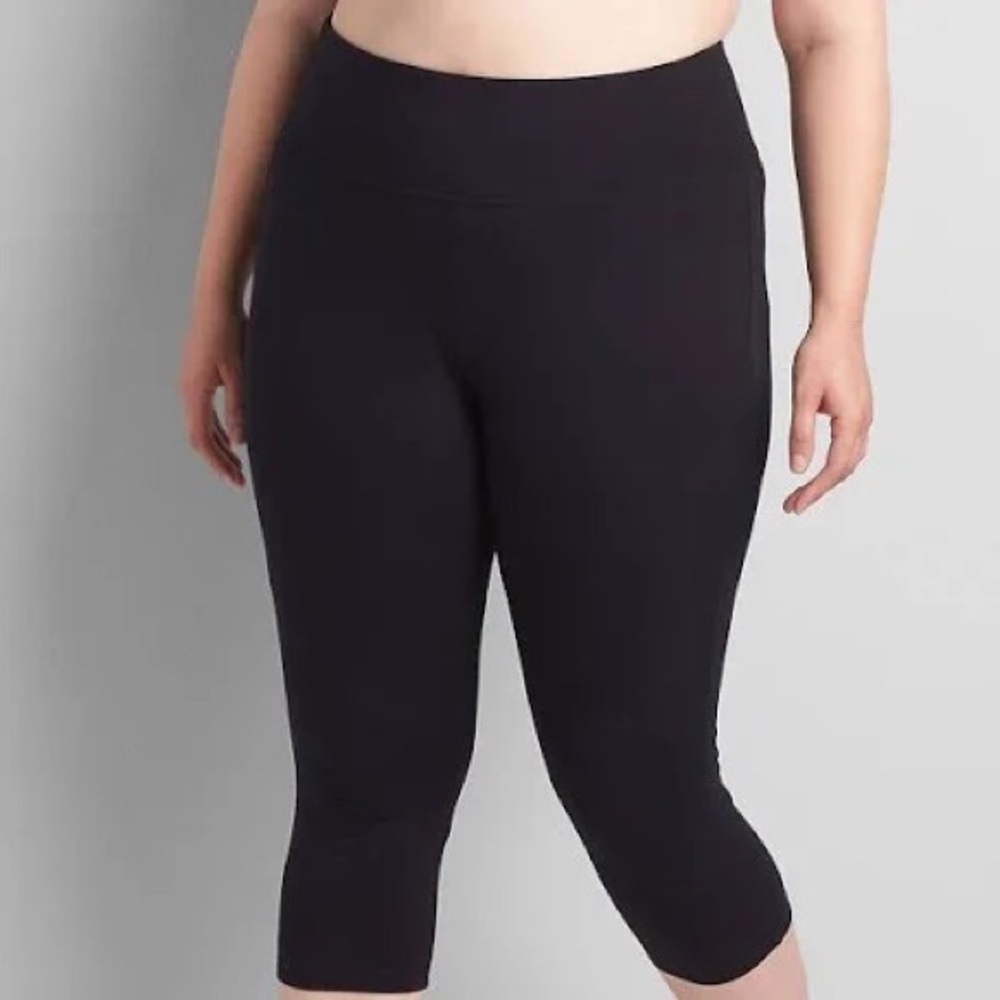 NEW Lane Bryant Livi active Capri length black legging